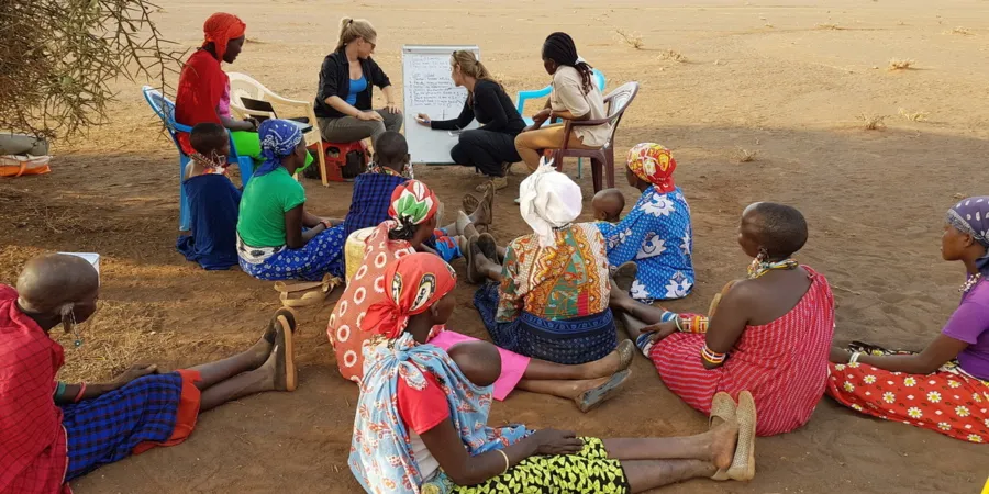 Training voor verkoop gras zaden Kenia