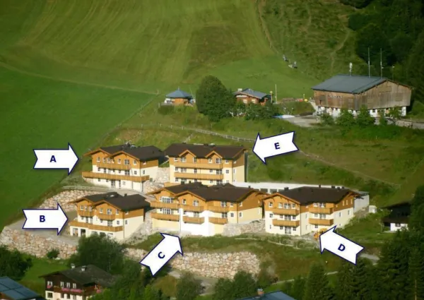 0027 SB Alpen Resort Saalbach overzicht zomer