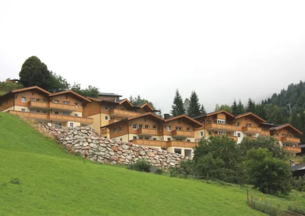 0021 SB Alpen Resort Saalbach overzicht zomer 2