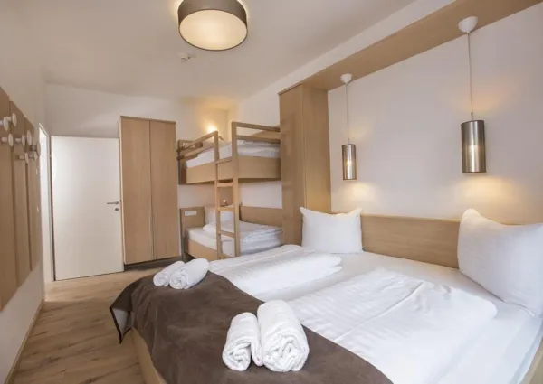 0013 MA Suite 2 12